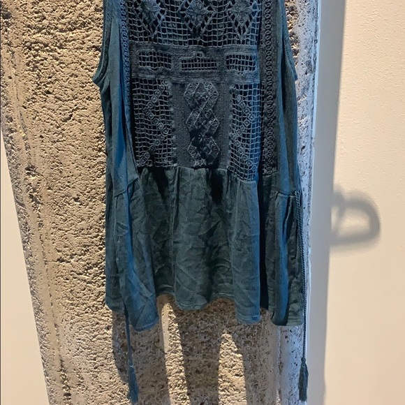 Top - Picture 3 of 4